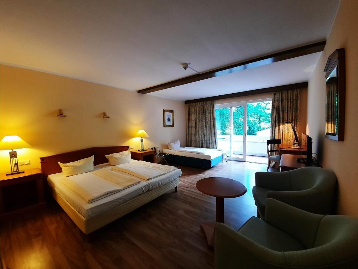 Parkhotel Keck - Castillo Del Bosque Wingst Exterior foto