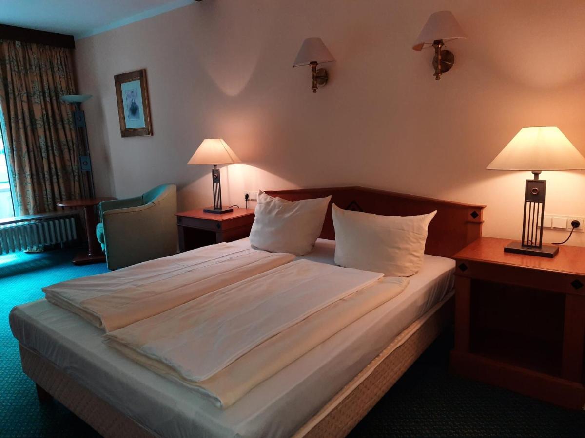 Parkhotel Keck - Castillo Del Bosque Wingst Exterior foto