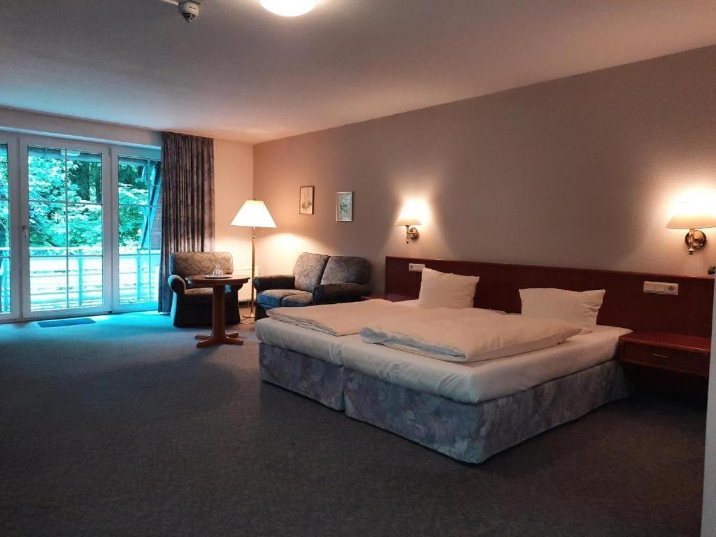 Parkhotel Keck - Castillo Del Bosque Wingst Exterior foto